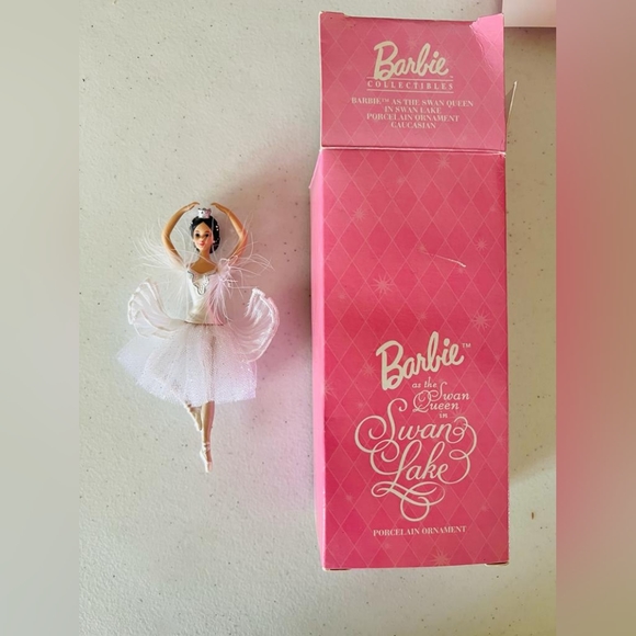 Barbie as the swan queen in swan lake ornament - Picture 2 of 12